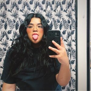 Meet your Posher, Frida